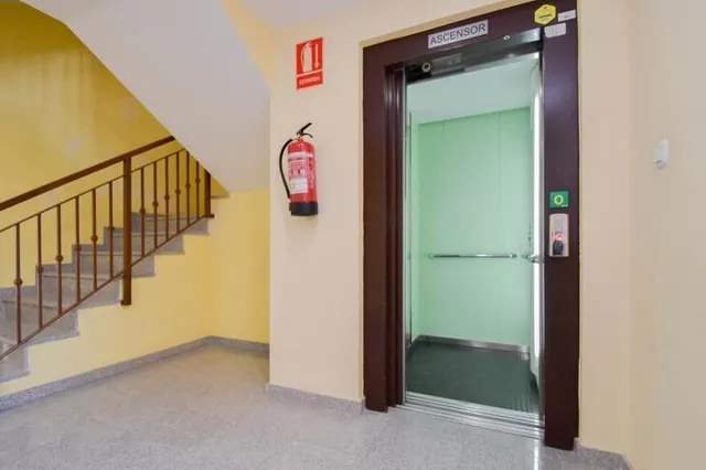 Piso con garaje en Láchar — 23