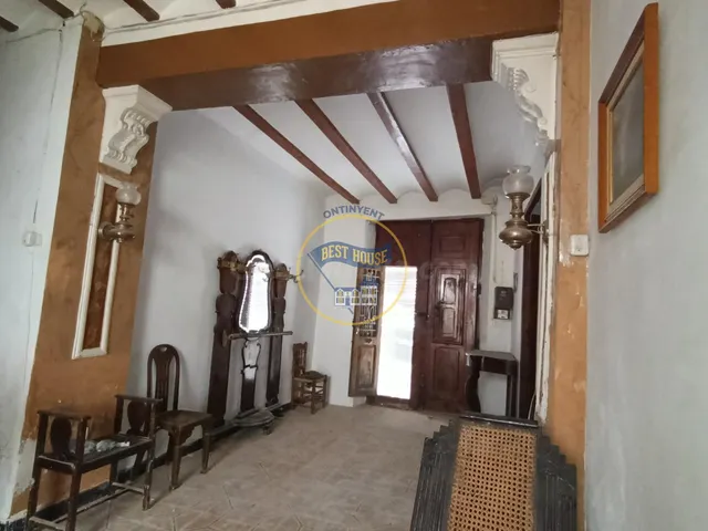 OPORTUNIDAD AMPLIA CASA DE PUEBLO EN MONTESA PARA REFORMAR A