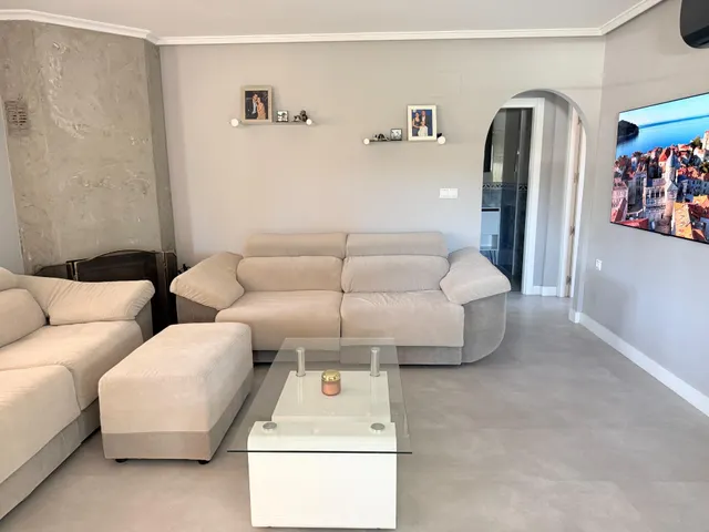 Un chalet totalmente reformado con vistas a la montaña — 13