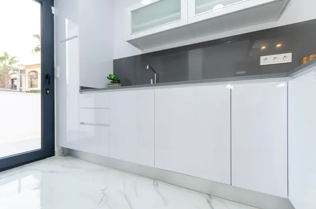 VILLA DE NUEVA CONSTRUCCIÓN DE 3 DORMITORIOS EN TORREVIEJA — 10