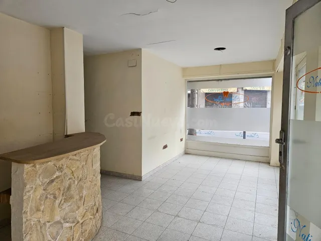 Excelente local comercial en esquina, con gran visibilidad