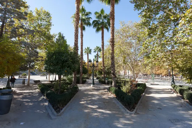 Local comercial en venta en calle agustina de aragón — 22