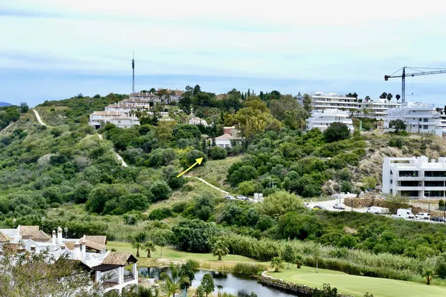 Terreno con vistas al golf en Estepona para construir - foto 5