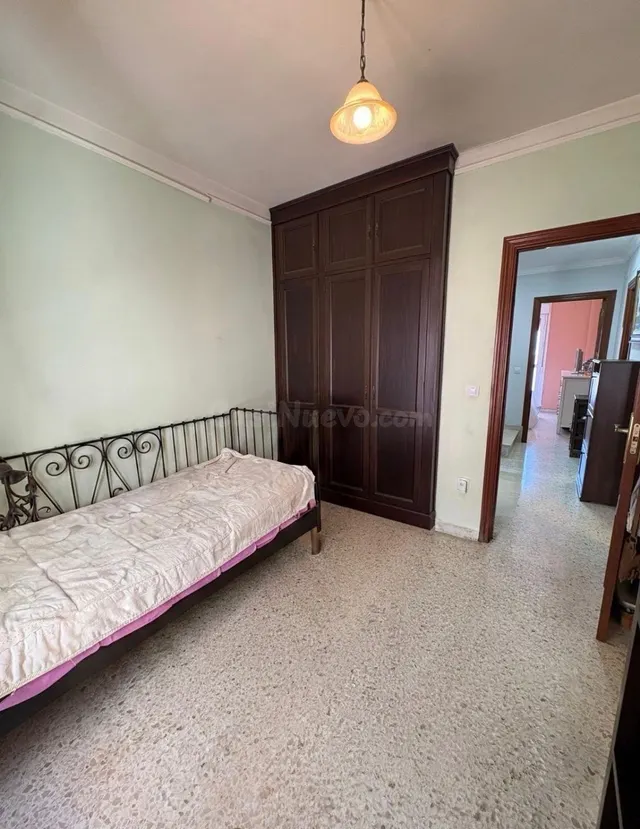 Amplia y Luminosa Vivienda con Atico en Ubicación Privilegiada Calle Vilches! — 20