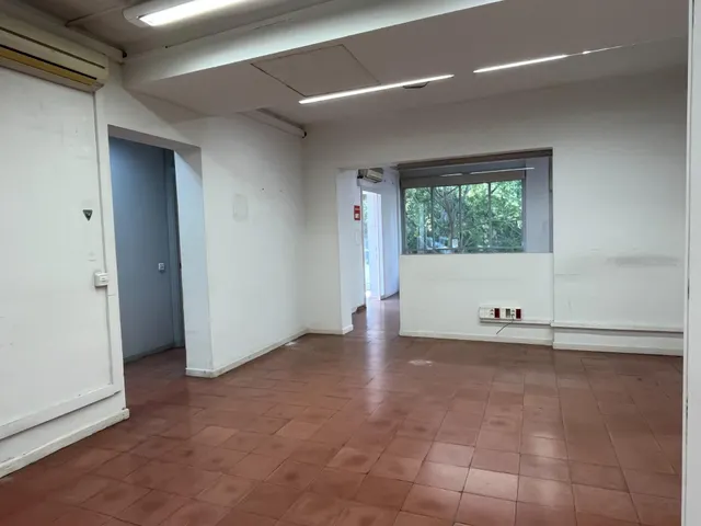 AMPLIA OFICINA ESQUINERA — 8