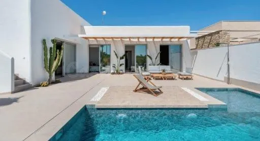 Casas adosadas de nueva construcción estilo Ibiza en Dolores