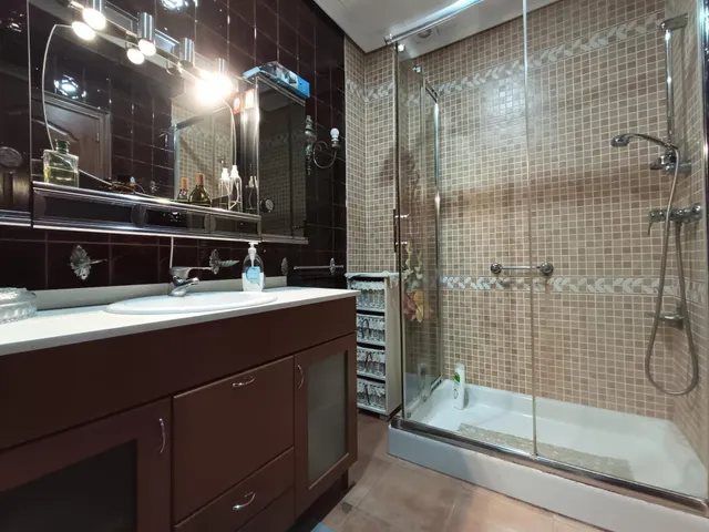 Gran vivienda con 5 dormitorios junto avenida Barcelona!! — 6