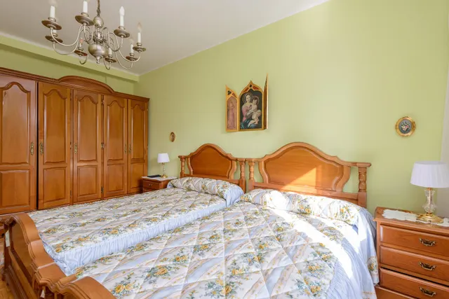 LUZ, CUATRO habitaciones ,TERRAZA Y TRASTERO EN UNA DE LAS MEJORES ZONAS DE OVIEDO — 26