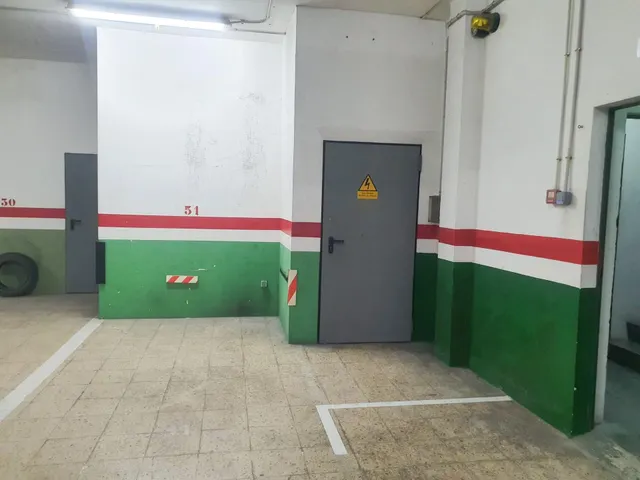 PARKING PARA COCHE + TRASTERO EN PARC I LA LLACUNA - BARCELONA — 3