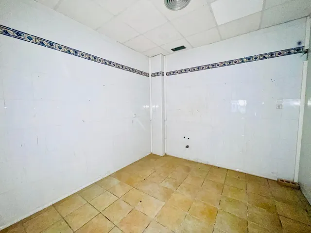 SE VENDE LOCAL COMERCIAL !!INMEJORABLE UBICACIÓN!! — 15