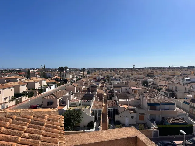 Apartamento de 2 dormitorios cerca del Boulevard La Zenia •  - foto 4