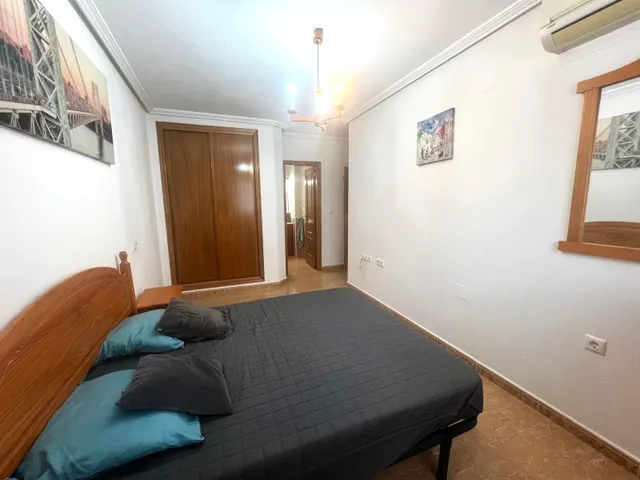 ¡alquiler de larga duración en Torrevieja! amplio y luminoso apartamento de 2 dormitorios en calle caballero de rodas — 11