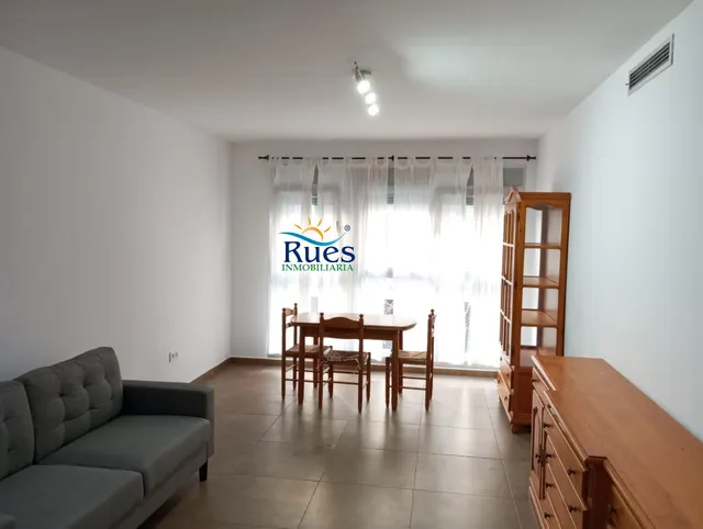 UBICADO EN ENTORNO RESIDENCIAL Y ZONA RELAJADA DE FÁCIL Y CÓ