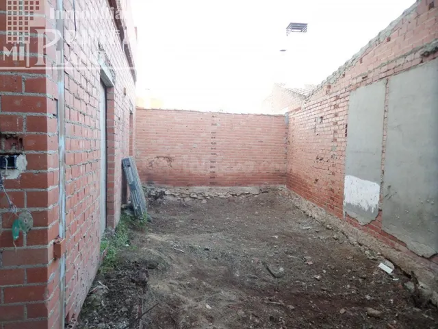 *Casa de dos plantas, de nueva construcción por terminar, po - foto 3