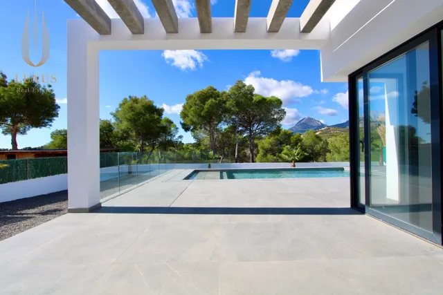 Villa en una sola planta con privacidad y bonitas vistas — 7
