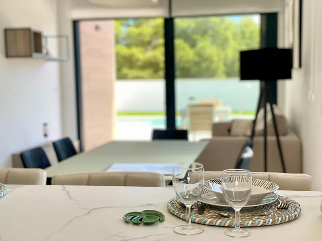CHALET DE LUJO CON PISCINA, VISTAS AL MAR Y SOLÁRIUM PRIVADO — 6