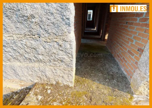 CASA CON TERRENO PARA TERMINAR DE CONSTRUIR EN MUIÑOS, OUREN - foto 2