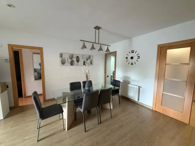 Amplio piso reformado de 4 habitaciones en Plaza Cataluña, G