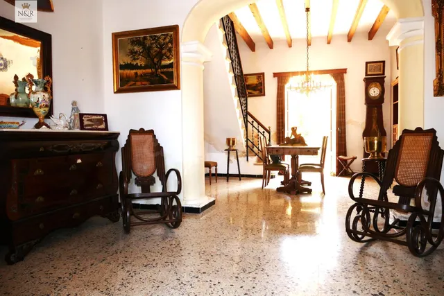 CASA SEÑORIAL EN BINIALI CON GARAJE Y JARDÍN - foto 3