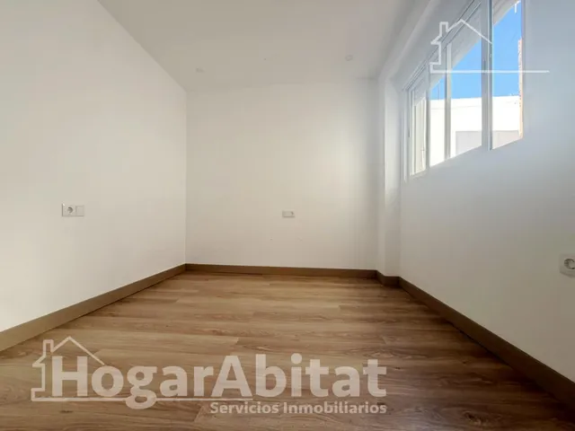 REFORMADO CON 4 DORMITORIOS Y BALCÓN — 26