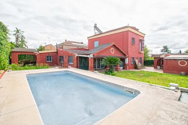 MAGNÍFICO CHALET A LA VENTA EN TOMARES - foto 3