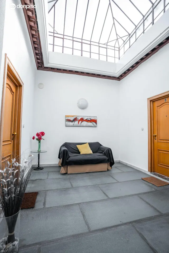 PISO CON LICENCIA TURISTICA EN CALLE NAVAS — 16