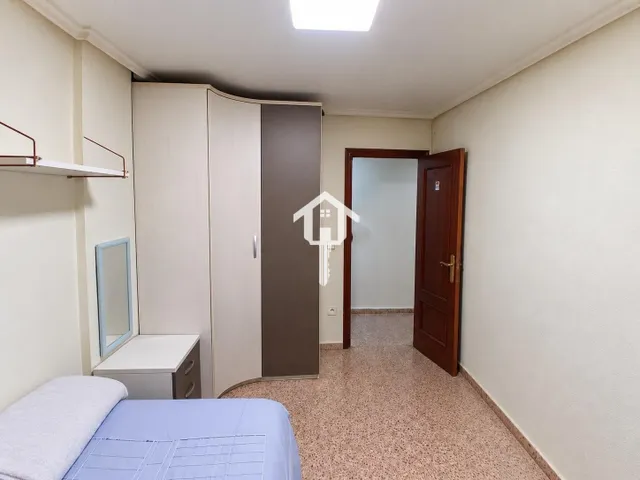 PISO EN VENTA EN ALICANTE. ZONA DE LA FLORIDA. 114m2, 3 habitaciones DOBLES, 1 BAÑO COMPLETO Y UN ASEO. PRIMERA PLANTA CON ASCENSOR. — 15