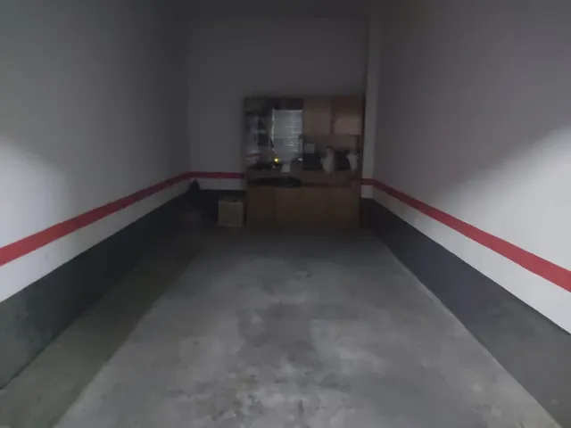GARAJE CERRADO DE 20 M2 CON LUZ PROPIA — 4