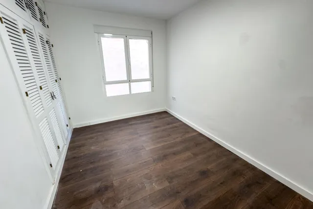 Amplio piso reformado en segunda línea de la Playa del Cura — 142 m2, 4 dormitorios, vistas al mar y orientación suroeste — 17