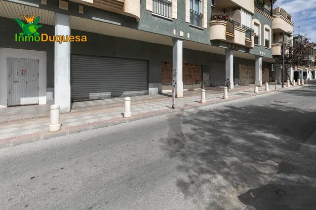 Gran local comercial de 222 m2 en ATARFE. - foto 2