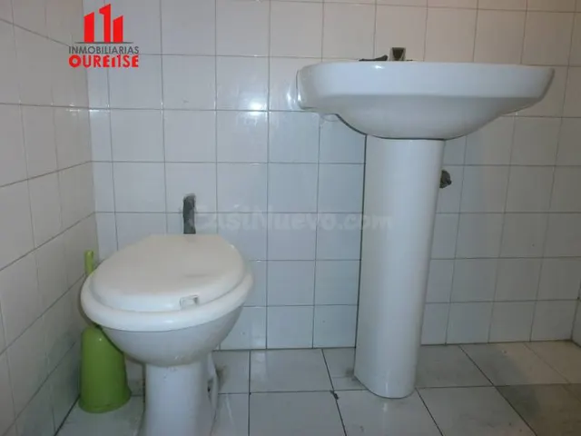 BAJO COMERCIAL EN LA ZONA DE A CUÑA - foto 3