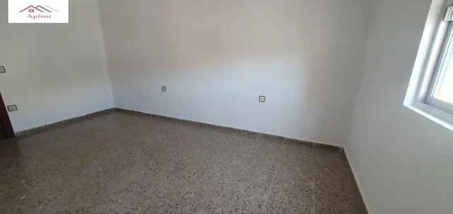 Se vende piso junto a millán de priego — 15