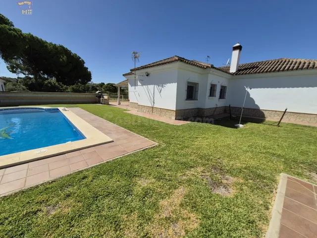 SE VENDE ESTUPENDO CHALET EN ARCOS DE LA FRONTERA (CARRETERA