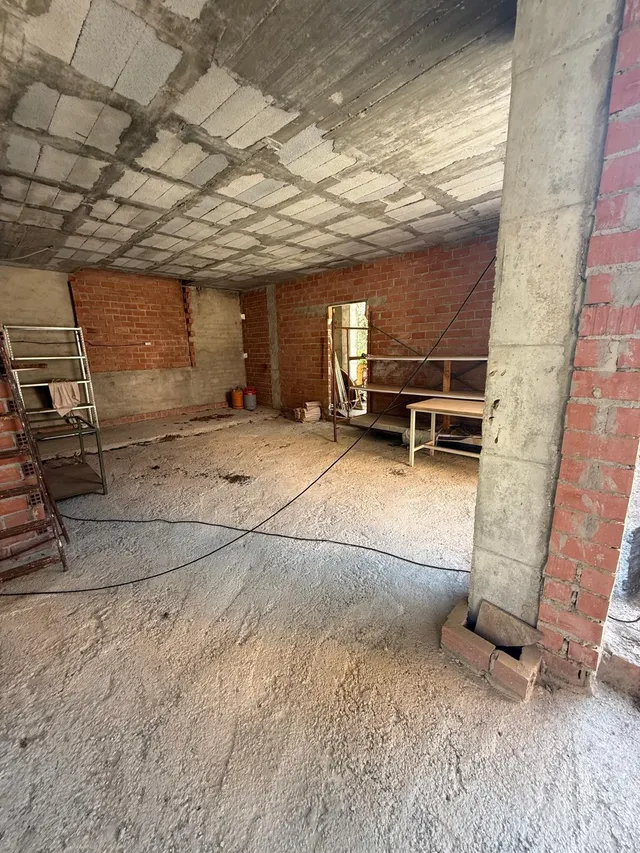 se vende 2 parcelas contiguas con casa en urbanizacion Atalaya rio Verde Marbella — 45