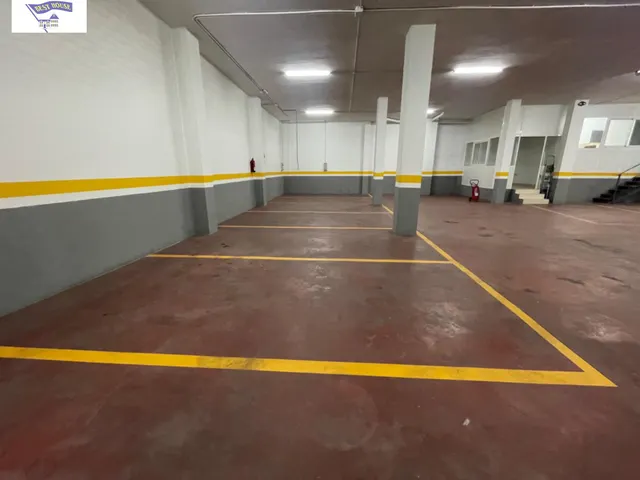 LOCAL CON VADO. 9 PLAZAS DE GARAJE. POSIBILIDAD DE T RASTEROS — 4