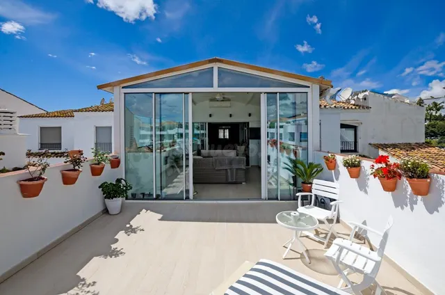 Ático con terrazas panorámicas en Puerto Banús — 2