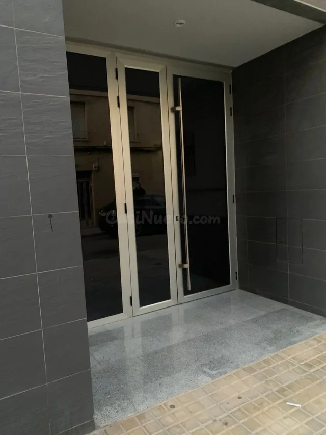 TRASTERO MUY CENTRICO A LA VENTA