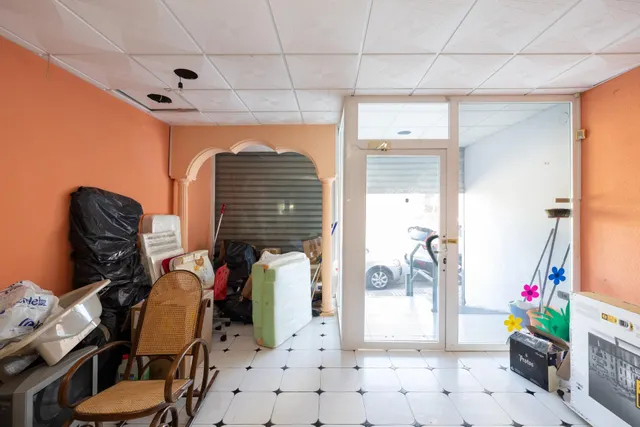 Local de 130 m2, diafano en Gojar, cerca del centro, en zona residencial con mucho paso de vehiculos — 12