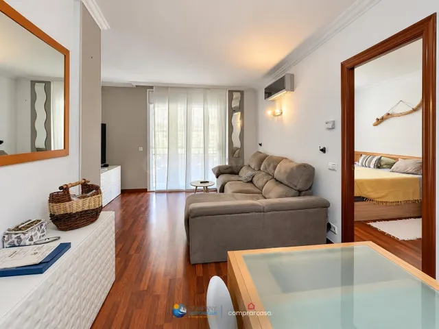 Piso con gran patio privado, terraza, parking y trastero en  - foto 5