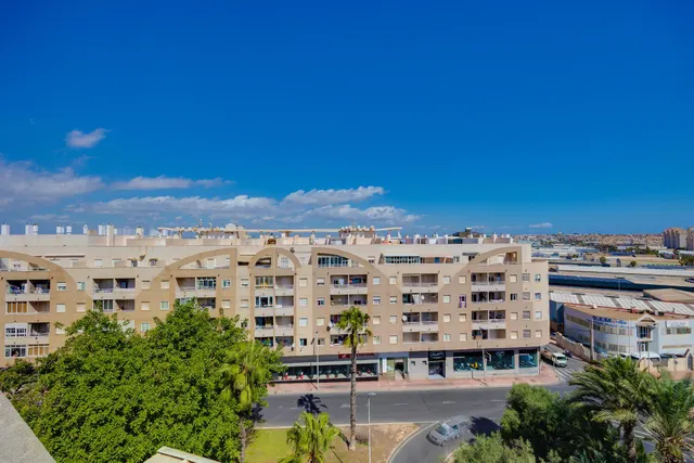 APARTAMENTO DE DOS DORMITORIOS CON VISTAS A LA LAGUNA ROSA Y CON PISCINA COMUNITARIA — 46