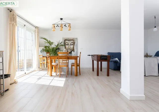 Bonita Casa en Nivar — 28