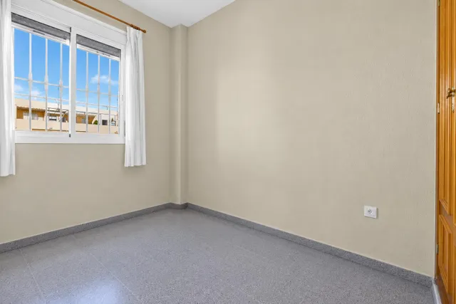 Casa adosada en venta en los bermejales — 50