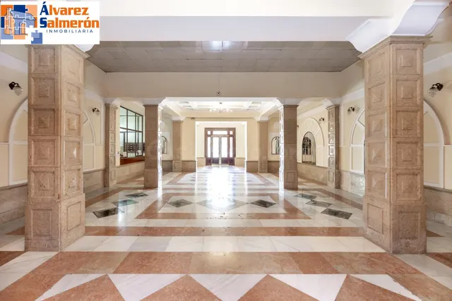 Gran vivienda en Plaza Los Campos - 7 habitaciones - foto 4