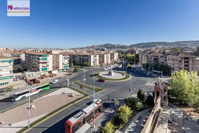PISO REFORMADO CON VISTAS PANORÁMICAS A UN PASO DEL CENTRO DE GRANADA — 19