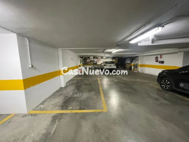 ¡Venta de plaza de garaje en pleno centro! - foto 2