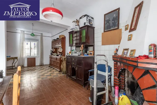 Casa con Parcela a Reformar en Granada — 6