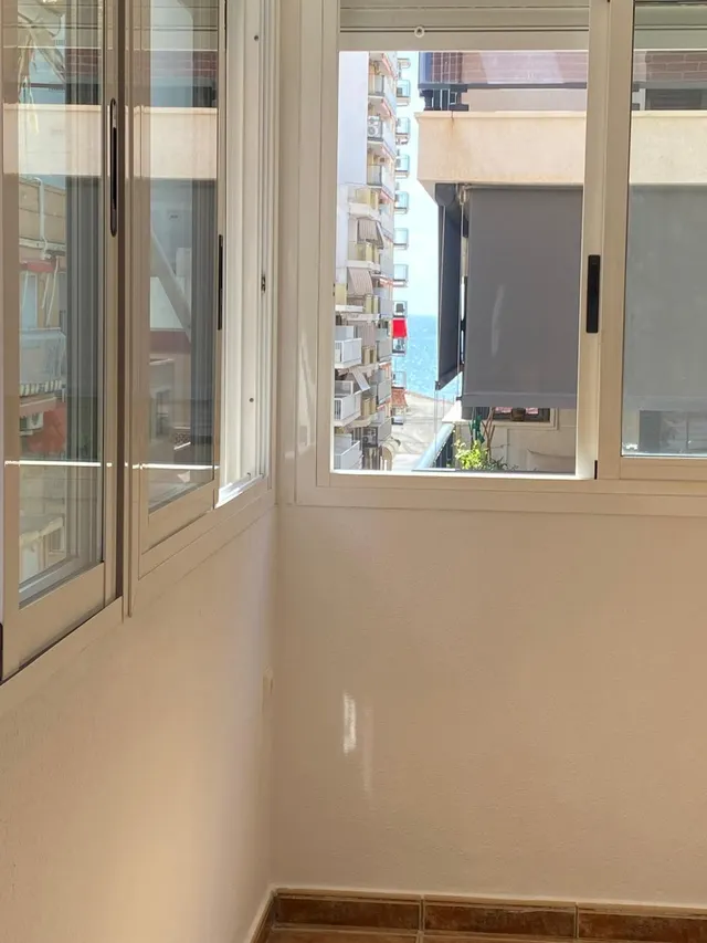 Apartamento luminoso a 150 metros de la Playa de Levante — 3