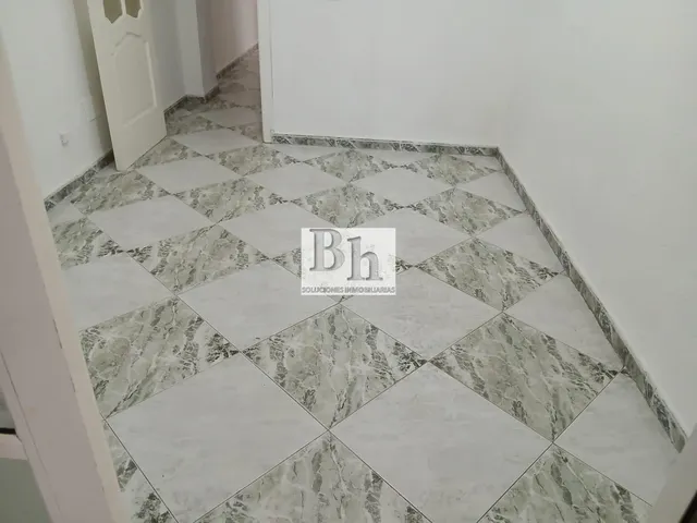 Oportunidad piso venta zona capuchinos concretamente avenida principal vistas despejadas, exterior, 4 dormitorios, 2 baños, garaje, patio, terraza, mejor ver... — 12