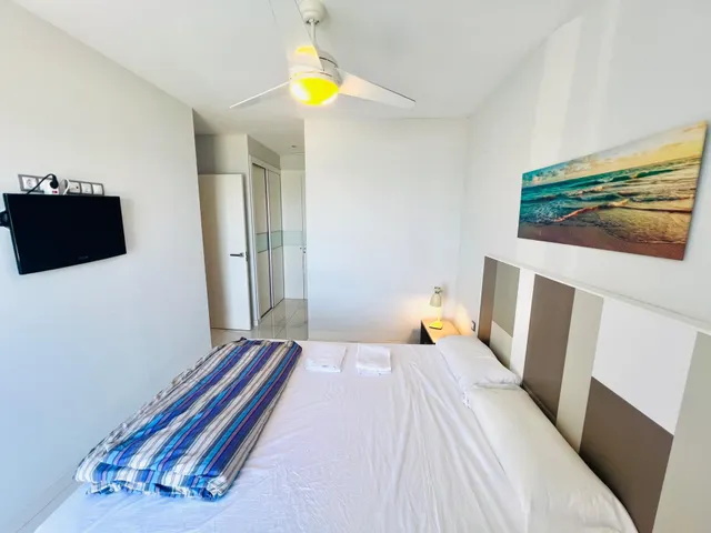 Apartamento en 1ª línea de playa Arenales del Sol. — 23
