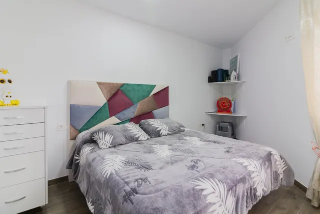 VIVIENDA CON NEGOCIO EN ABANILLA. — 19